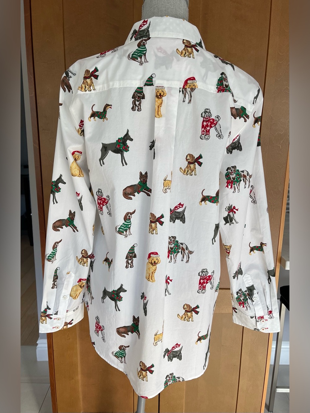 Talbots White Cotton Festive Button-Front Shirt "Dogs of Christmas" Print, Large - Picture 4 of 13